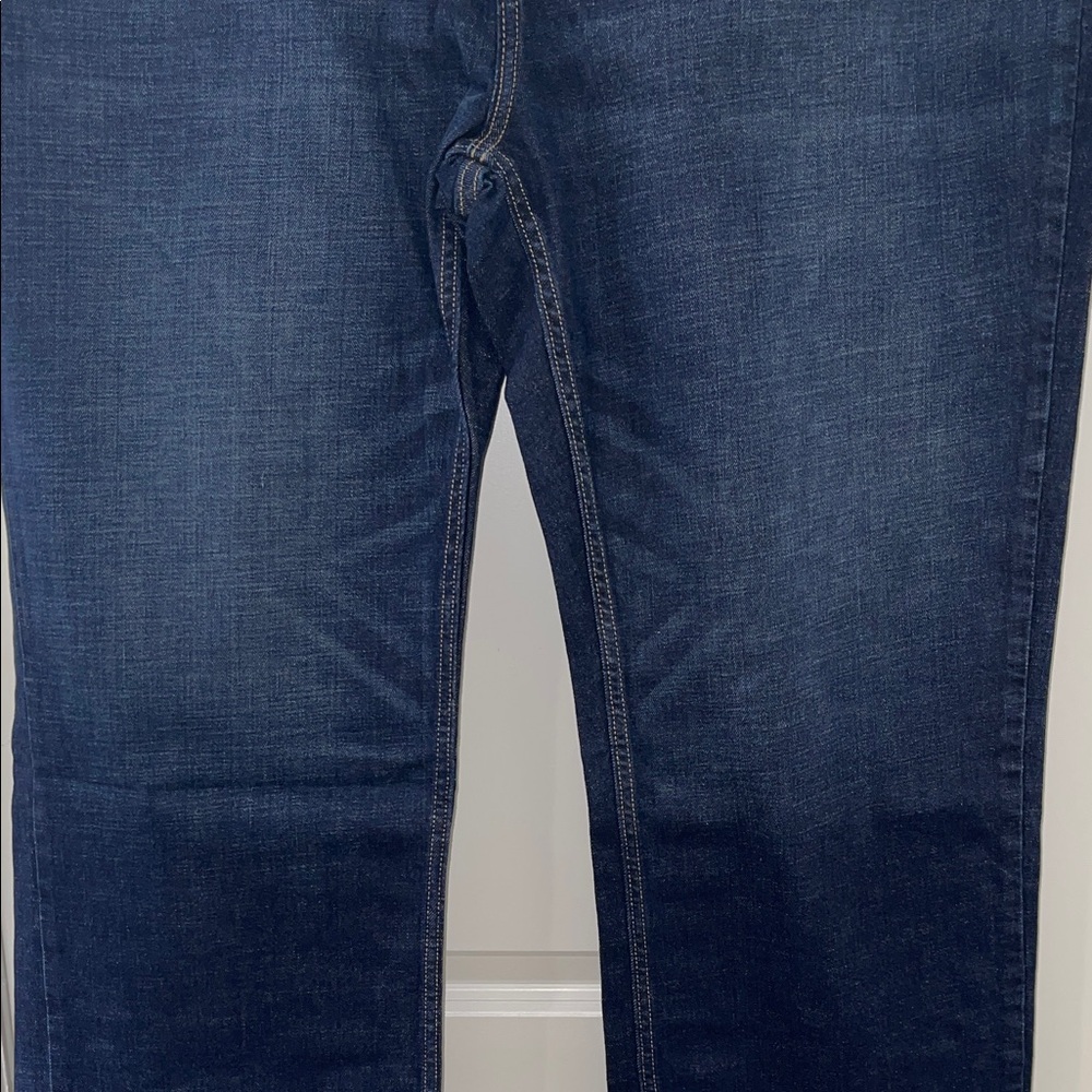 Old Navy Men's Deep Indigo Relaxed Jeans - Picture 7 of 9